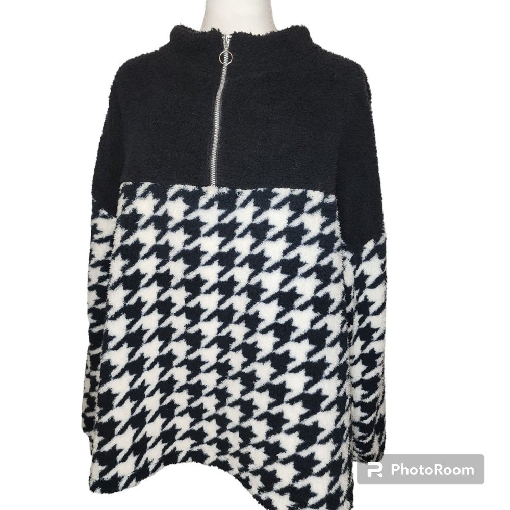 #059. NWT Black and White Check Pullover Sweater-Como Blu
